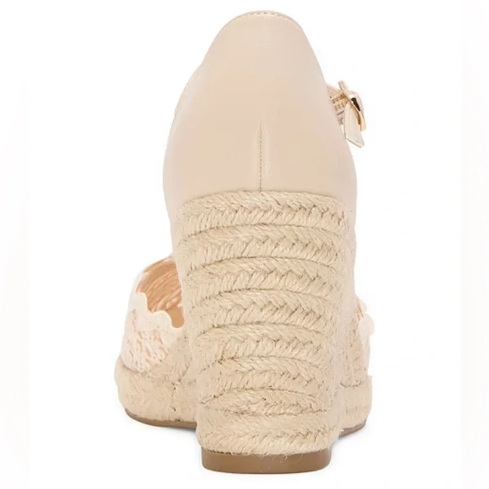 Liz Claiborne Size 11 Women’s Marian Wedge Sandals. New With Tags.